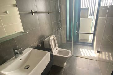 Almas Suites @ Puteri Harbour