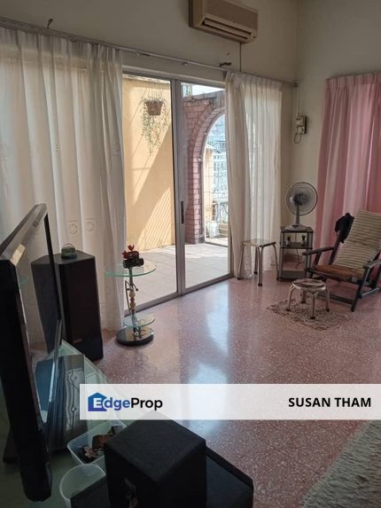 Double Storey Intermediate House at Taman Supreme Cheras Nice and Peaceful surrounding Area For SALE Please call Susan Tham 019 3532399, Kuala Lumpur, Cheras