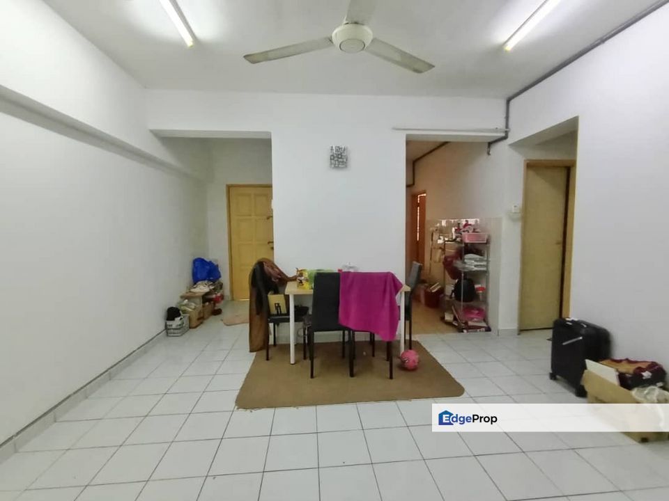 Sri Dahlia Apartment, Corner Unit With 2 Carparks, Selangor, Kajang