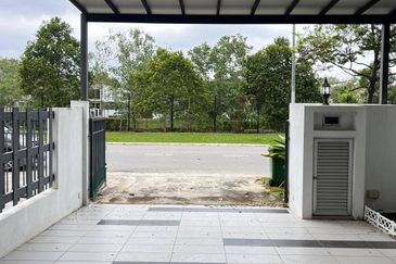 Banyas @ Setia EcoHill 2