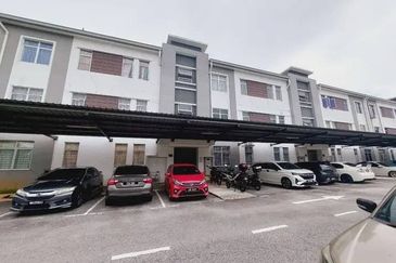 Eristana @ Seri Pristana