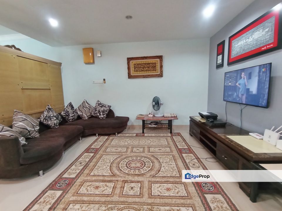 Taman Desa Baru Cheras 2.5 Storey Semi-D, Selangor, Kajang