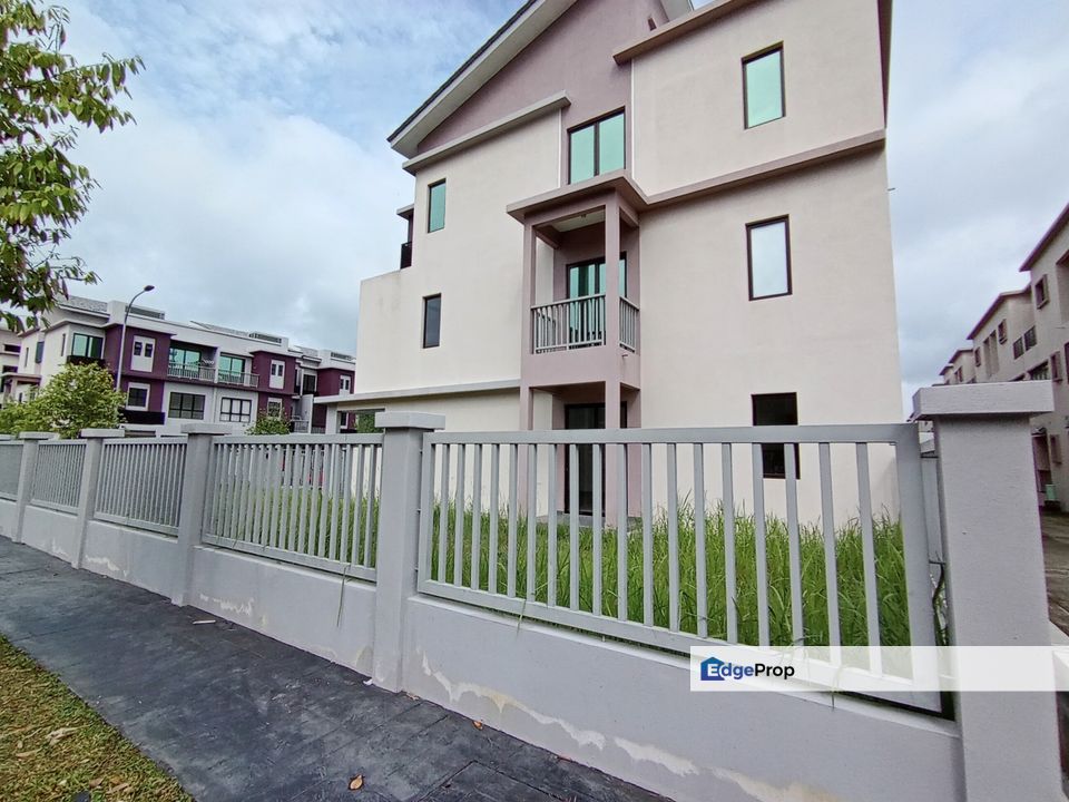 The Strata, Bandar Puteri Bangi Corner Lot Townhouse, Selangor, Bangi