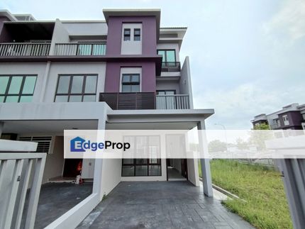 The Strata, Bandar Puteri Bangi Corner Lot Townhouse, Selangor, Bangi