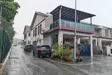 Taman Seri Bestari, Salak Tinggi Beautifully Renovated Terrace 