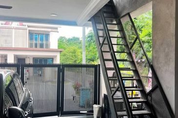 Taman Seri Bestari, Salak Tinggi Beautifully Renovated Terrace 