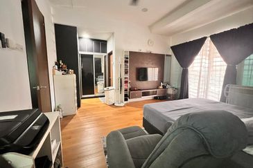 Taman Seri Bestari, Salak Tinggi Beautifully Renovated Terrace 