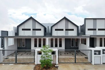 J1 Residence @ Jenderam