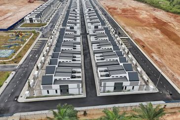 J1 Residence @ Jenderam