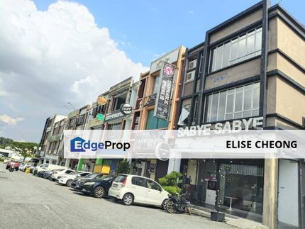 jalan kenari, bandar putra. 靠近ioi mall - 3 Storey Shoplot - 24x80 - Intermediate lot 

rental RM8500nego

Elise 0167168867, Johor, Kulai