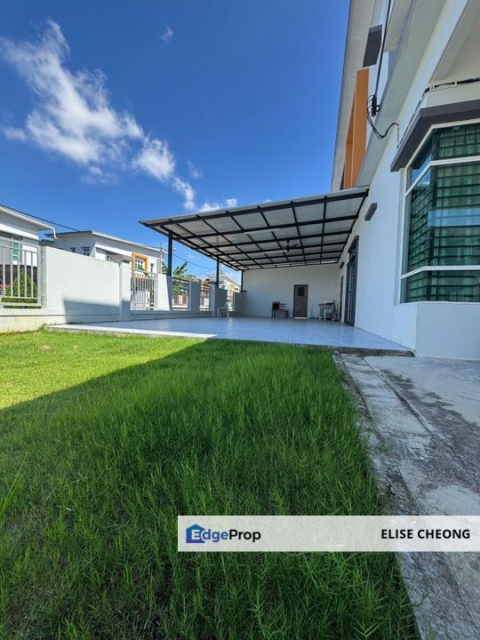 古来26哩张兄弟角头间双层排楼出售   Corner Lot Taman Impiana, Johor, Kulai