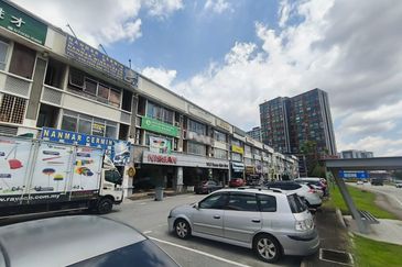 Taman Mount Austin Commercial