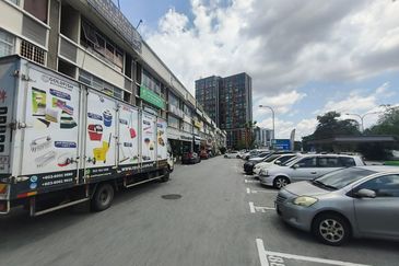 Taman Mount Austin Commercial