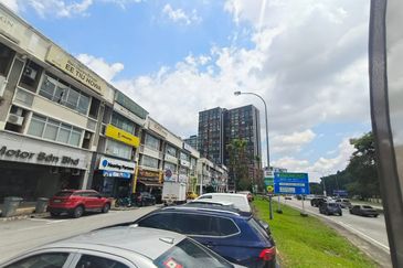 Taman Mount Austin Commercial