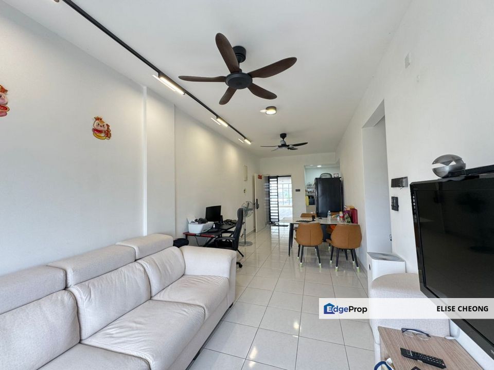 MI Apartment @ Bandar Putra Kulai
- Type: Apartment
- Built-up area 936 sqft
- 3 Bedrooms/ 2 Bathrooms
- ⁠2 parking lots, Johor, Kulai