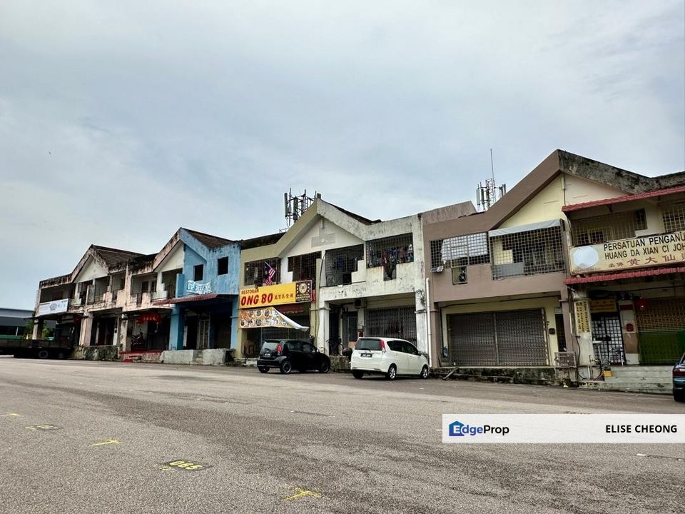 Skudai Baru 东方花园 双层店面只需RM598k
目前楼上楼下已有租客
For Sale Jalan Hang Lekir, Taman Skudai Baru
(Beside Selesa Jaya)
Double Storey Shop Lot, Johor, Skudai