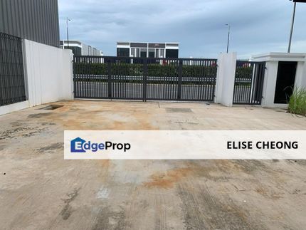 士乃工业区中心地段排厂出售
𝗙𝗼𝗿 𝗦𝗮𝗹𝗲 Eco Walk @ Senai 1.5 Storey Terrace Factory
📍Located at Eco Business Park 2,Senai 
📍Nearby Impian Emas, , Johor, Senai