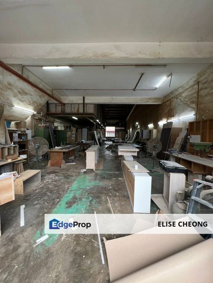 Permas Jaya 百万镇 稀有大款排厂 30x93 靠近Aeon Permas Jaya还有波地CIQ
Jalan Permas 9 @ Permas Jaya
1.5 Storey Terrace Factory, Johor, Masai