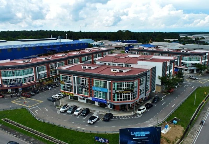Empire Square Kulai (Same row with 99speedmart)
22×70
Intermediate
Freehold
Non bumi