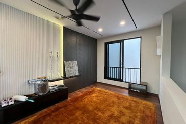 The Hills Residences, Senibong Cove