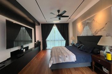 The Hills Residences, Senibong Cove