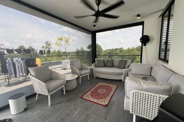 The Hills Residences, Senibong Cove