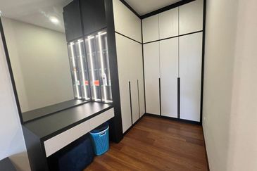 The Hills Residences, Senibong Cove