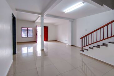 New Fully Extended Renovated Unit