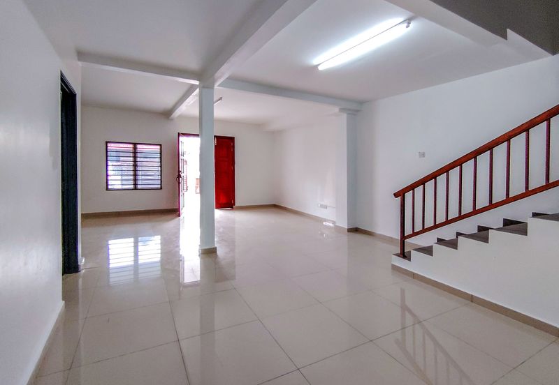 New Fully Extended Renovated Unit