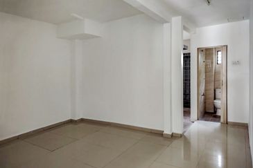 New Fully Extended Renovated Unit