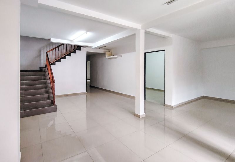 New Fully Extended Renovated Unit