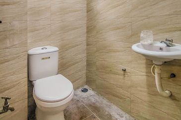 New Fully Extended Renovated Unit