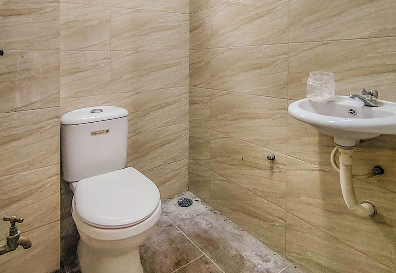 New Fully Extended Renovated Unit