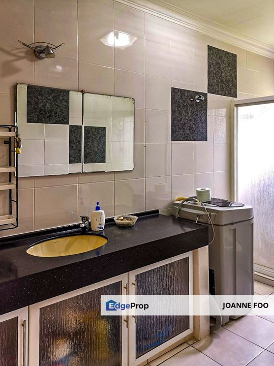 Rare Bungalow With  Big Land in Kota Damansara For Sale!, Selangor, Kota Damansara