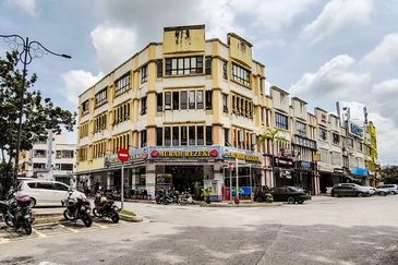 Kota Damansara High Visibility Corner Shop  For Sale