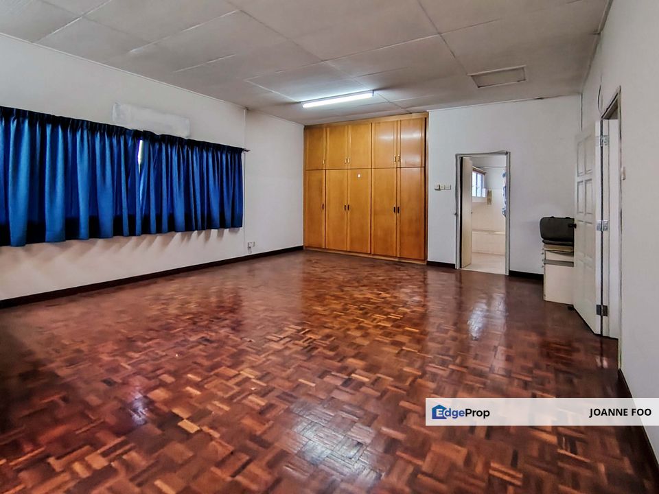 Damansara Gated Guarded, Great Security ,Well Maintained 2 Storey  Semi Detached , Selangor, Petaling Jaya