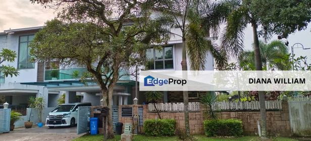 3 STOREY CORNER SEMI D BUNGALOW WITH SPACIOUS LAND BUKIT JELUTONG SHAH ALAM, Selangor, Shah Alam