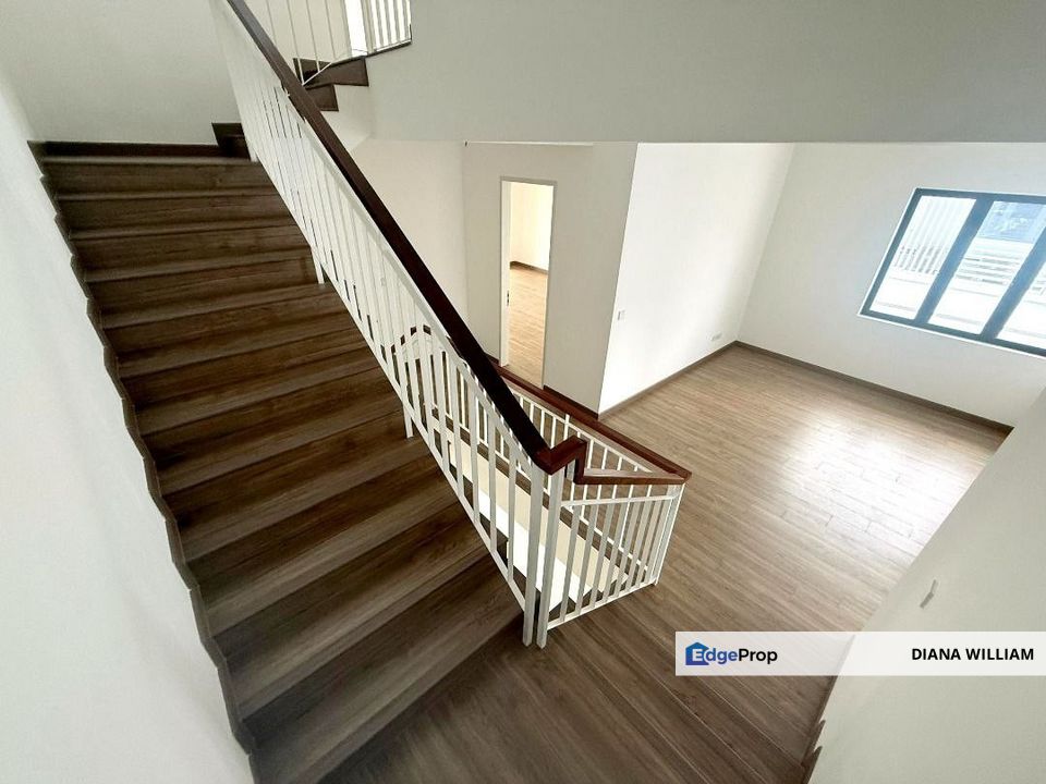 Facing Lake View 2.5 SEMI-DETACHED SEJATI LAKESIDE, CYBERJAYA, SELANGOR For SALE , Selangor, Cyberjaya