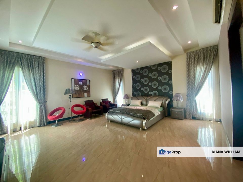 THE MINES RESORT CITY 3.5 STOREY BUNGALOW FOR SALE, Selangor, Seri Kembangan