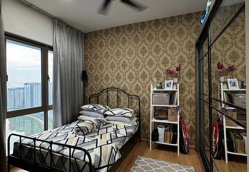 Lake Point Residence