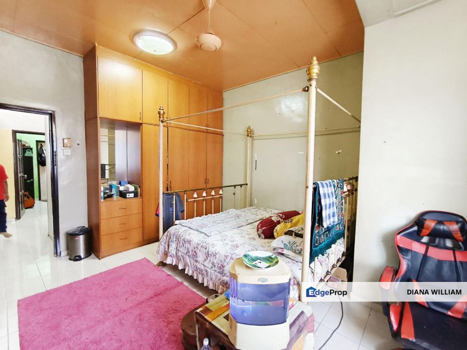  Double Storey Terrace Desa Latania Seksyen 36, Shah Alam, Selangor, Shah Alam