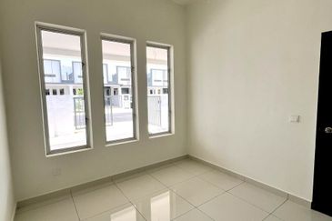 J1 Residence @ Jenderam