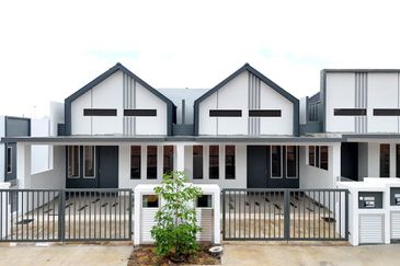 J1 Residence @ Jenderam