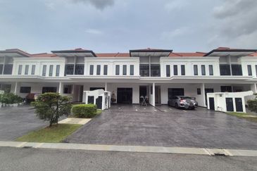 Reef Of Tropics, Setia Eco Glades