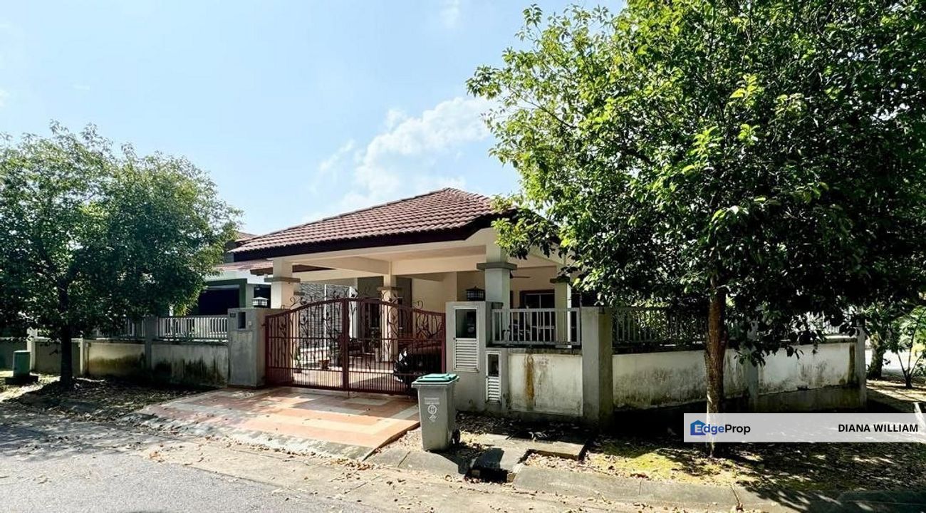 CORNER LOT Single Storey Semi D  TAMAN ACACIA Garden City Homes, Seremban 2 FOR SALE, Negeri Sembilan, Seremban