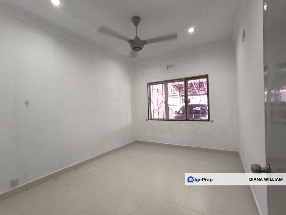 Renovation End Lot Single Storey Taman Desa Kundang Rawang for sale, Selangor, Rawang