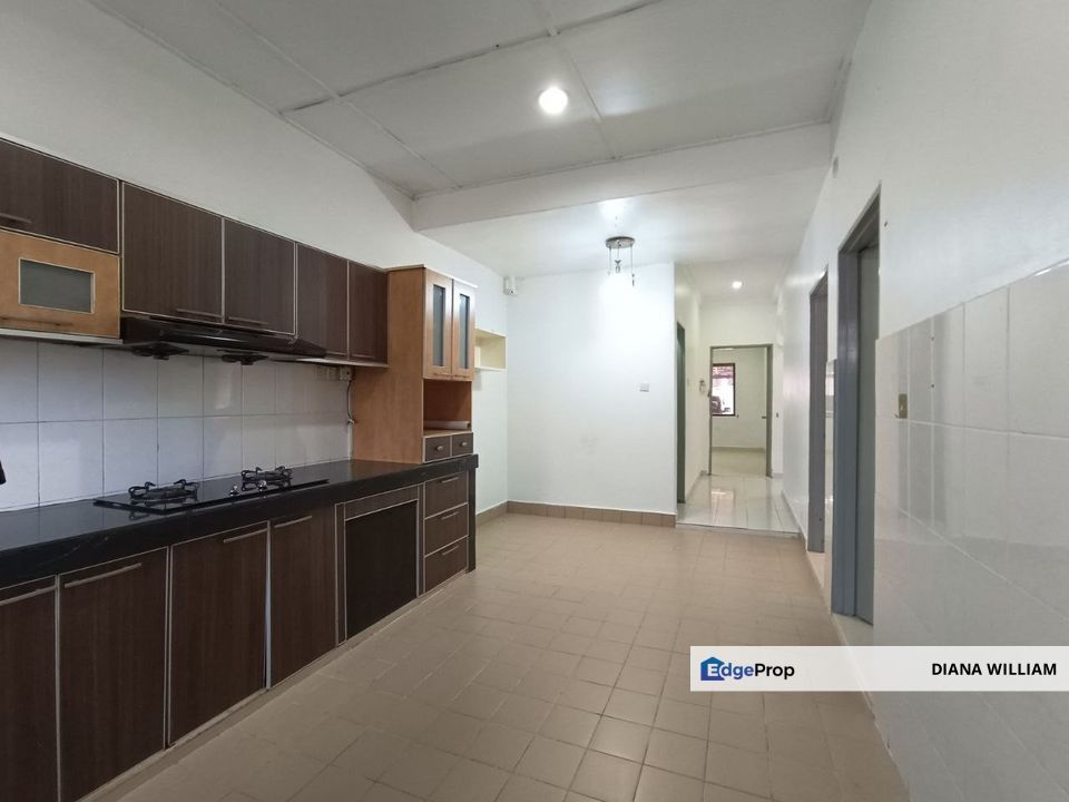 Renovation End Lot Single Storey Taman Desa Kundang Rawang for sale, Selangor, Rawang