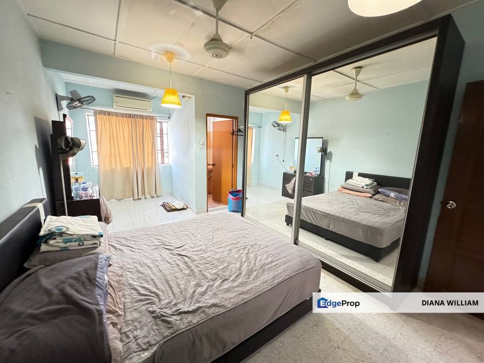 RENOVATED DOUBLE STOREY TERRACE 22x76  SEKSYEN 11 SHAH ALAM FOR SALE, Selangor, Shah Alam