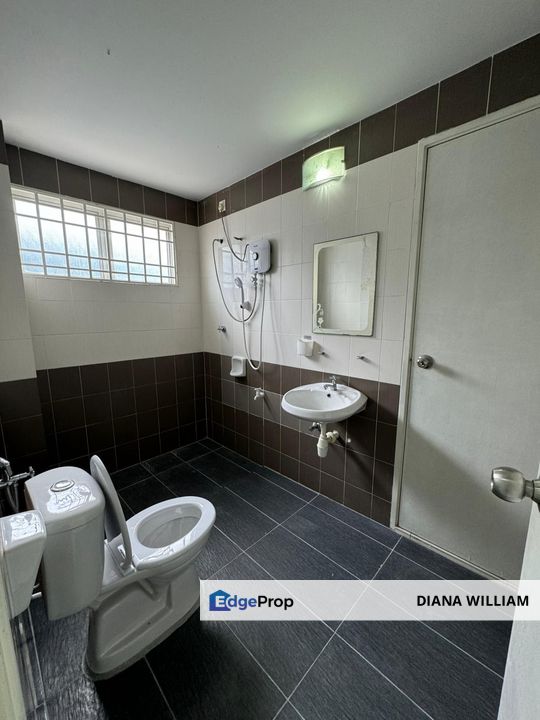 Renovated with Huge Buildup 2 Storey 22' X 75' DESA ALAM, U12 Shah Alam, Selangor, Shah Alam