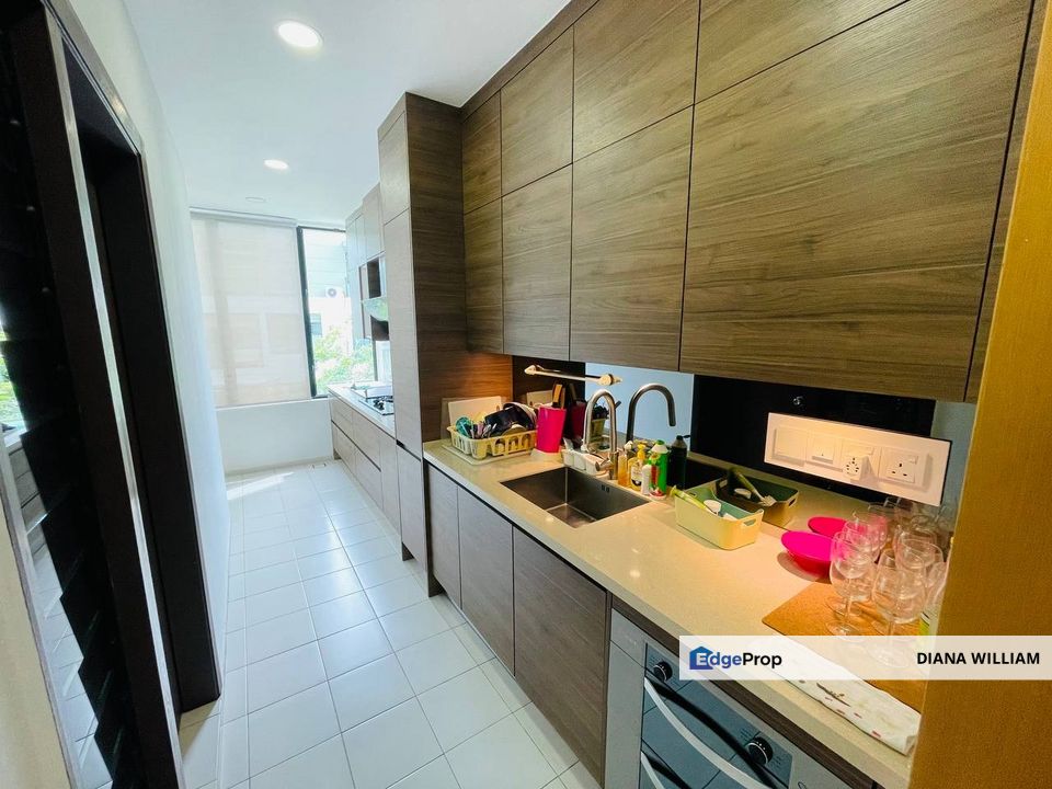 FACING OPEN FULLY FURNISHED RENO DOUBLE STOREY TOWNHOUSE PRIMER GARDEN TOWN VILLAS UPPER UNIT CAHAYA SPK SEKSYEN U9 SHAH ALAM, Selangor, Shah Alam